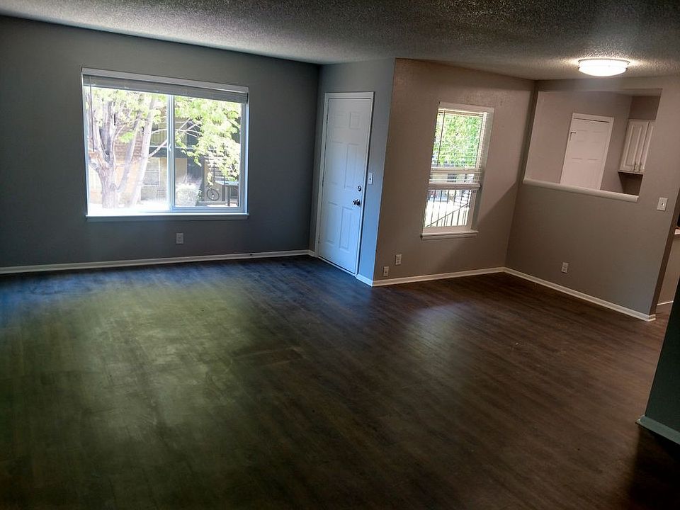 1st image of 389 S Elm St #219