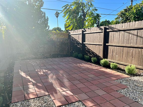 3rd image of 7649 Genesta Ave