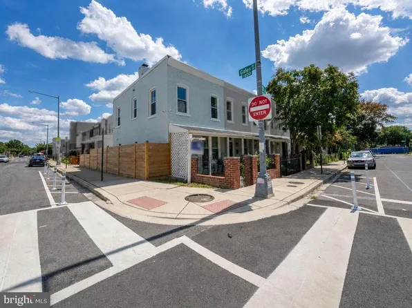 633 18th St NE, Washington, DC 20002