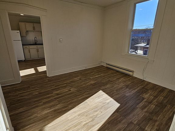 2nd image of 303 N Lime St #5