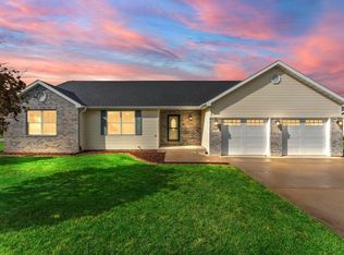 334 Forsythia St SE, Demotte, IN 46310