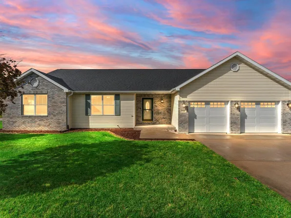 334 Forsythia St SE, Demotte, IN 46310