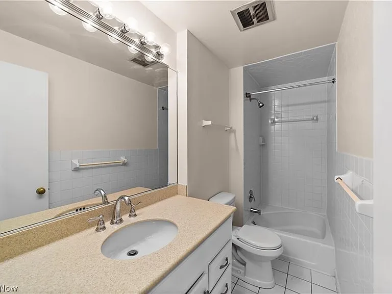 28175 Shaker Blvd — Photo 7