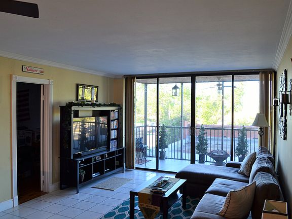 3rd image of 20860 San Simeon Way APT 201