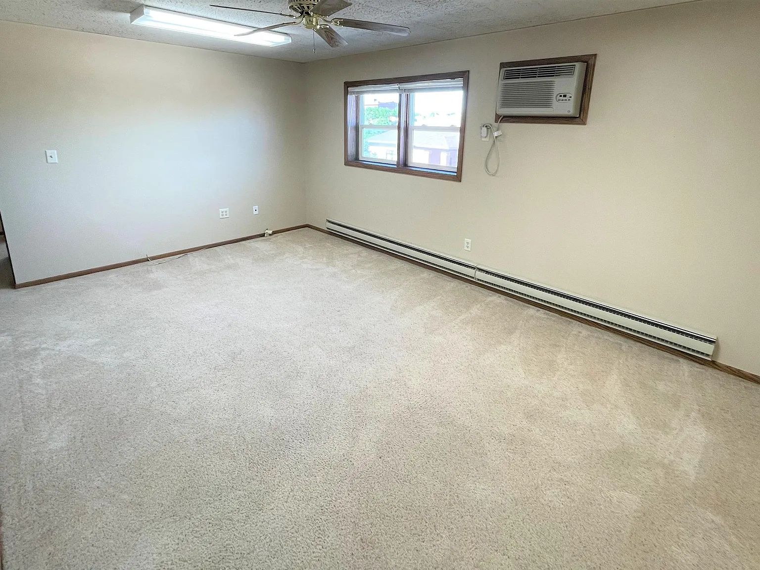 505 S Washington St - 14 Plex (Doeden Bldg) - 12 — Photo 2