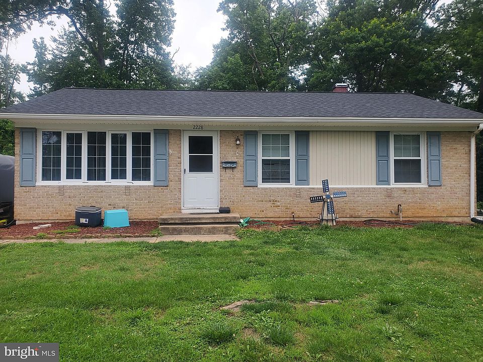 1st image of 2228 Rosewood Dr