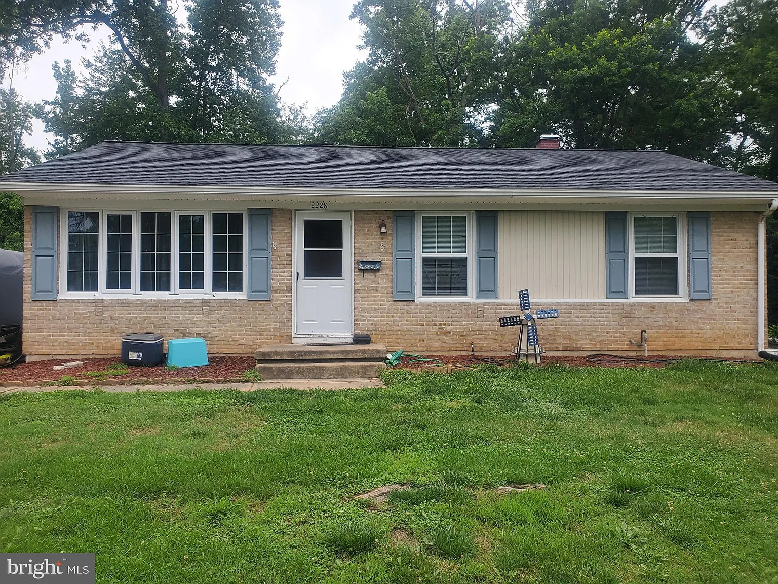 2228 Rosewood Dr photo 1