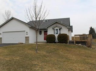 8610 Trista Ln E, Saint Bonifacius, MN 55375