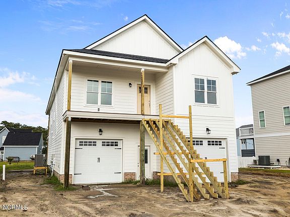 3rd image of 1312 Lantern Way