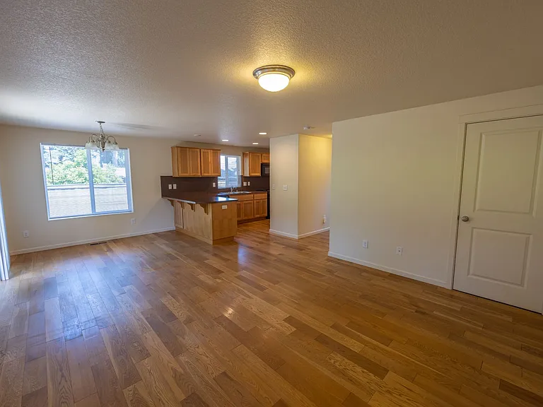13310 NE 51st St — Photo 6