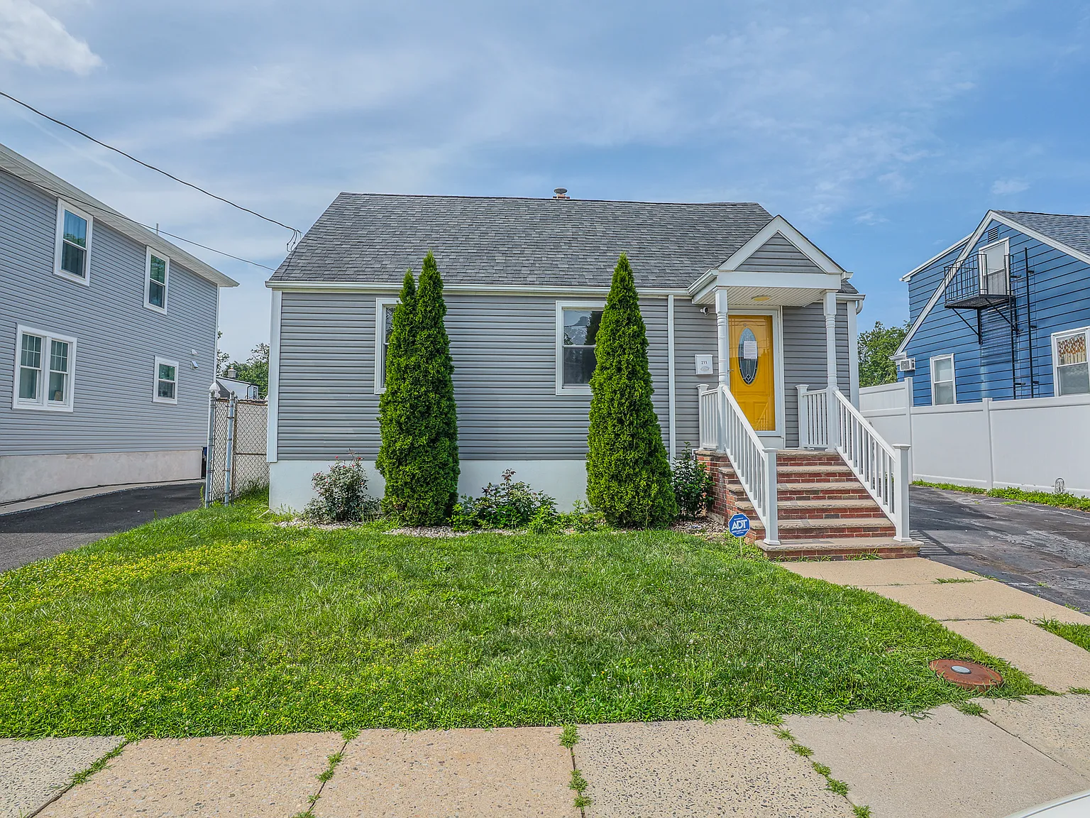 3 bed, 1744 sqft, $3,300 — Photo 1