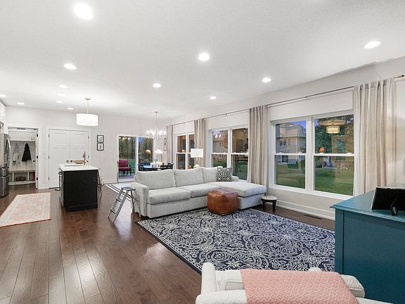 4th image of 615 Melendy Ln