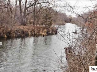 Middle Ln, Gretna, NE 68028