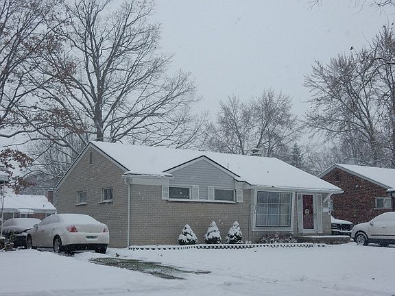 2nd image of 30154 Westfield St