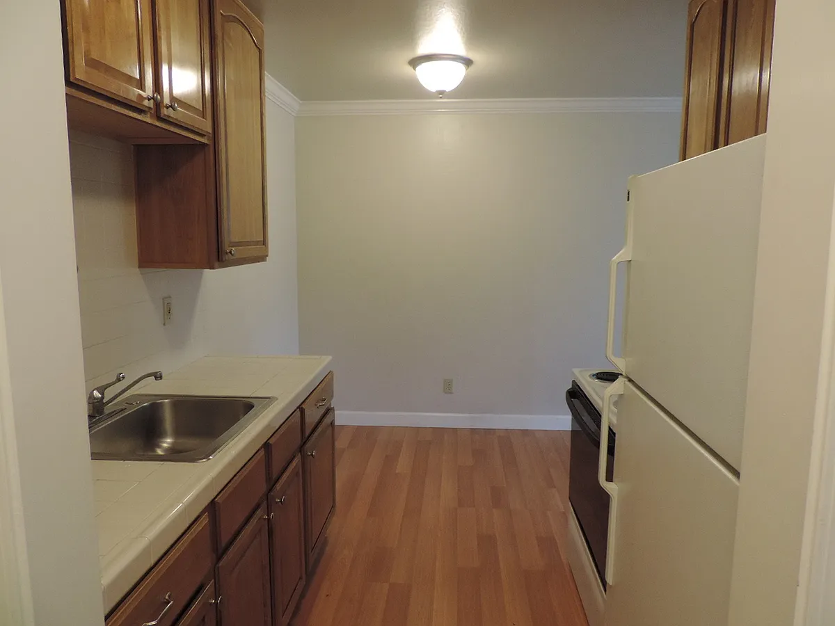 Building Photo - 1207 Hopkins Ave