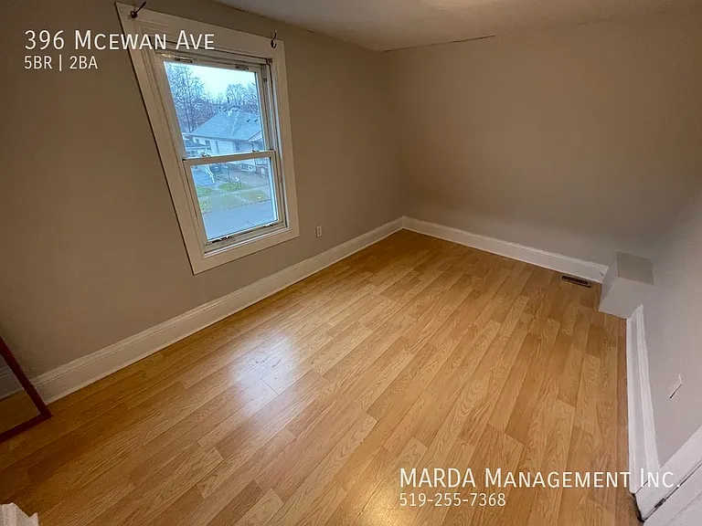 396 McEwan Ave — Photo 20