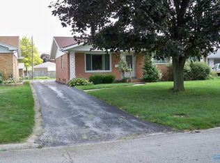 3220 N Eastmoreland Dr, Oregon, OH 43616