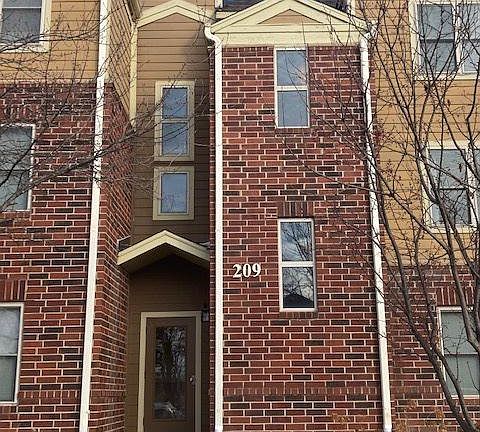 2nd image of 209 Glengarry Dr APT 303