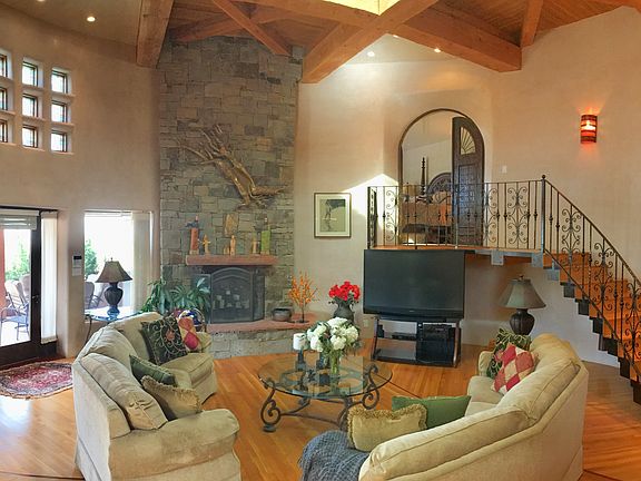2nd image of 503 Camino Tierra Alta