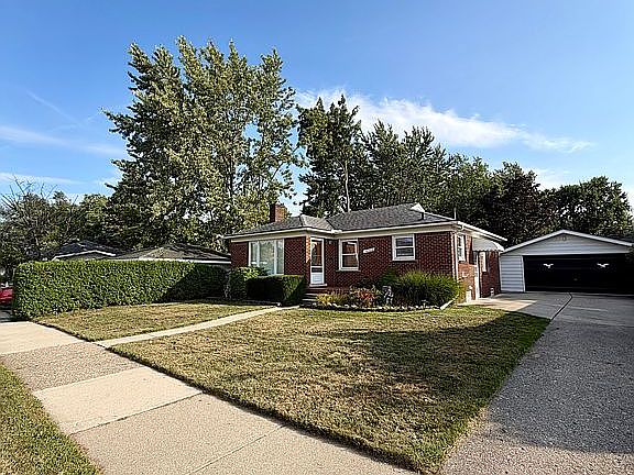 2nd image of 16320 Aurora Ave