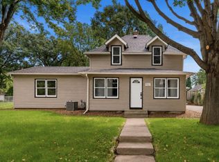 907 Willow St S, Faribault, MN 55021
