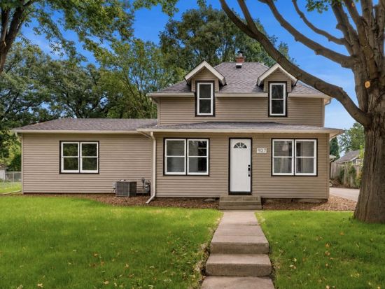 907 Willow St S, Faribault, MN 55021