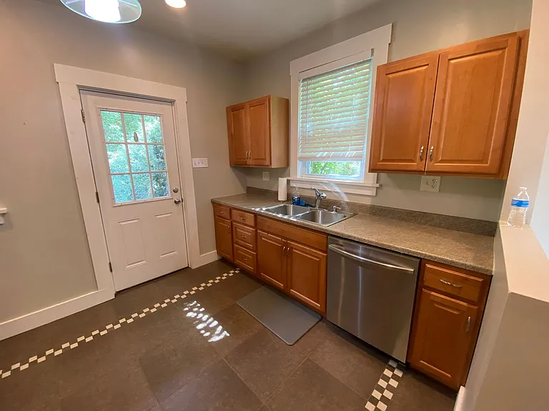 230 Ridge Ave — Photo 5