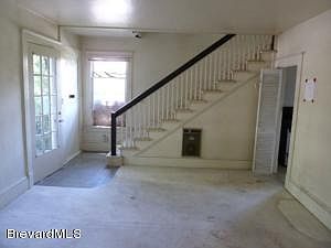 5th image of 724 E Lincoln Ave