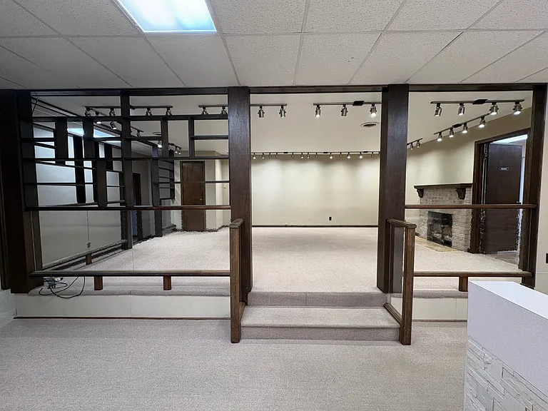 1207 W Main St — Photo 10