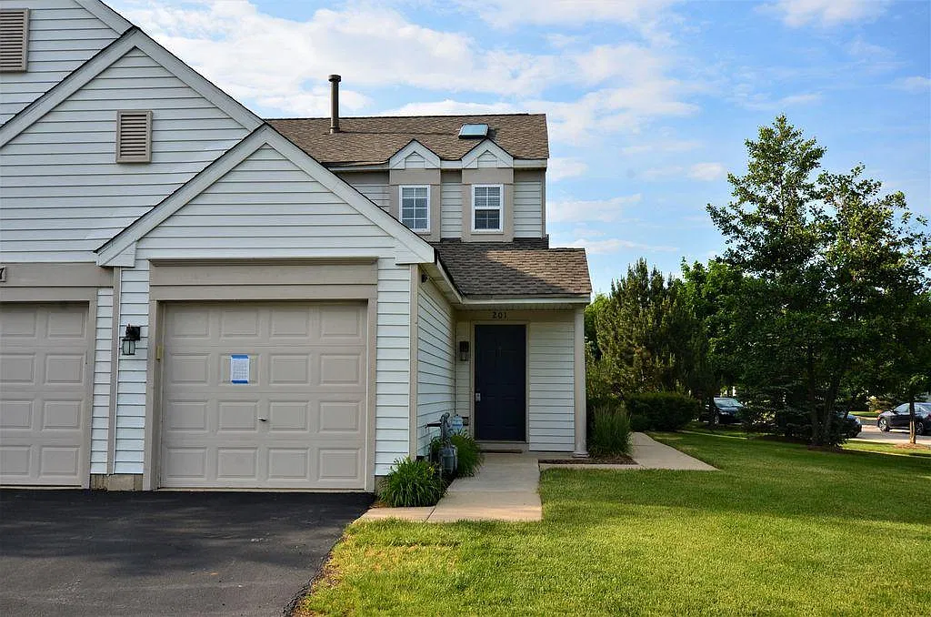2 bed, 1240 sqft, $2,595 — Photo 1