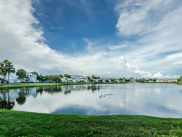 251 Pompano Dr SE #D — Photo 39