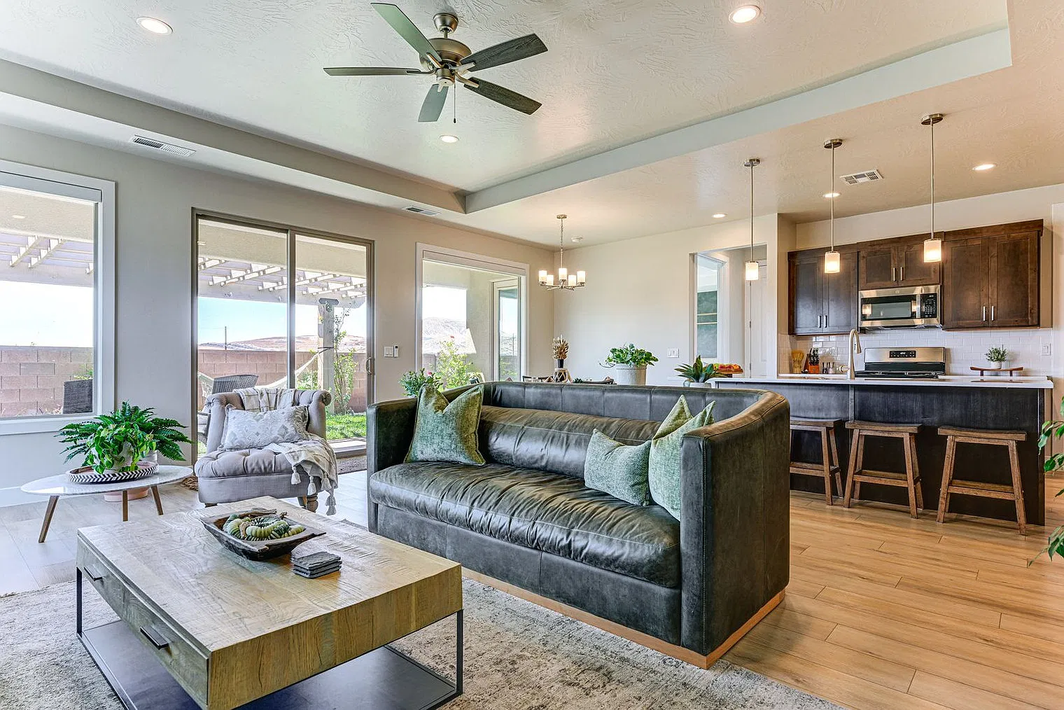 3 bed, 2.0 bath, 1797 sqft, $4,101 — Photo 1