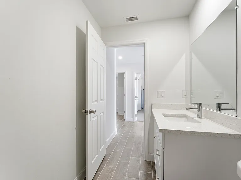 2nd bathroom