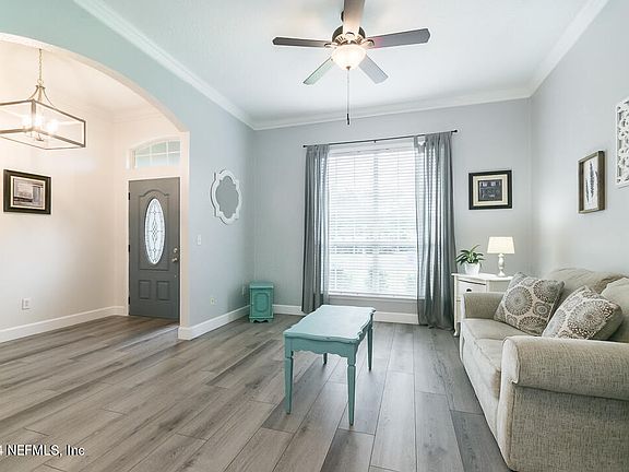5th image of 104 VELVETLEAF Drive