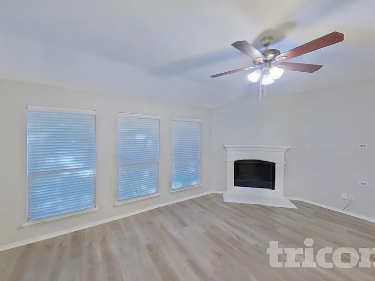 1812 Fairbanks Dr — Photo 3