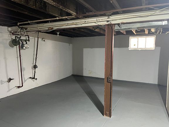 3rd image of 701X Stratford Ave