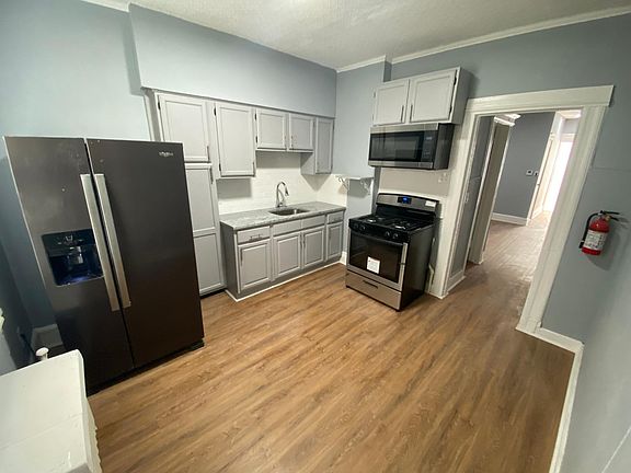 4th image of 92 Romaine Ave Floor 1