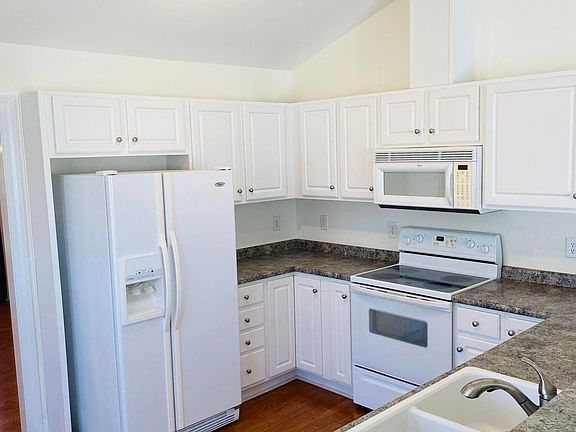 4th image of 3349 Stone Bend Dr