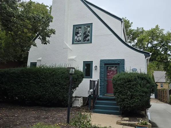 2012 N 52nd St, Omaha, NE 68104