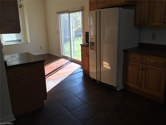 4th image of 513 Huron Ave