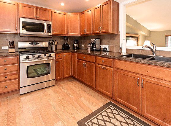 3rd image of 1107 Northshore Dr