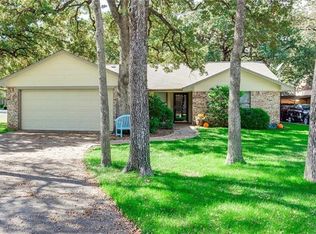 2311 Bluebird Ct, Grapevine, TX 76051