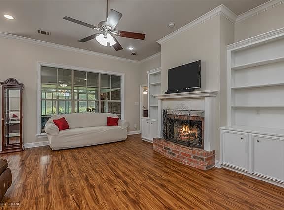 3rd image of 147 Ann Ln