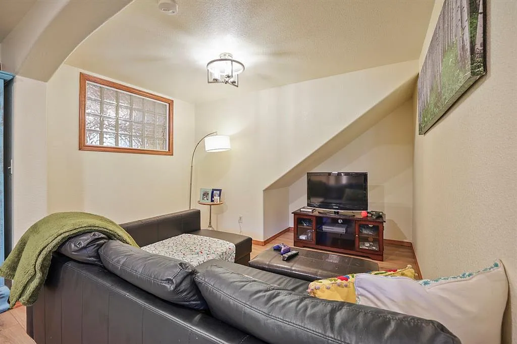 3 bed, 1116 sqft, $3,500 — Photo 1