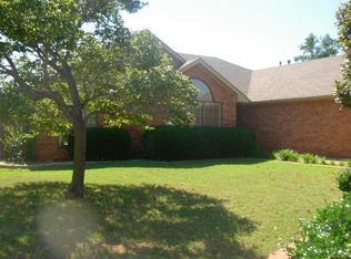 1904 N Lark Ter, Weatherford, OK 73096