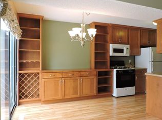 2768 Upland Ln N, Plymouth, MN 55447