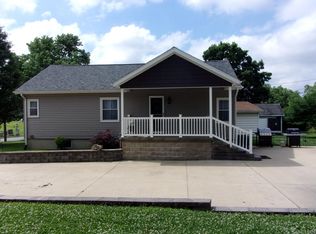 401 N Shelby Ave, Salem, IL 62881