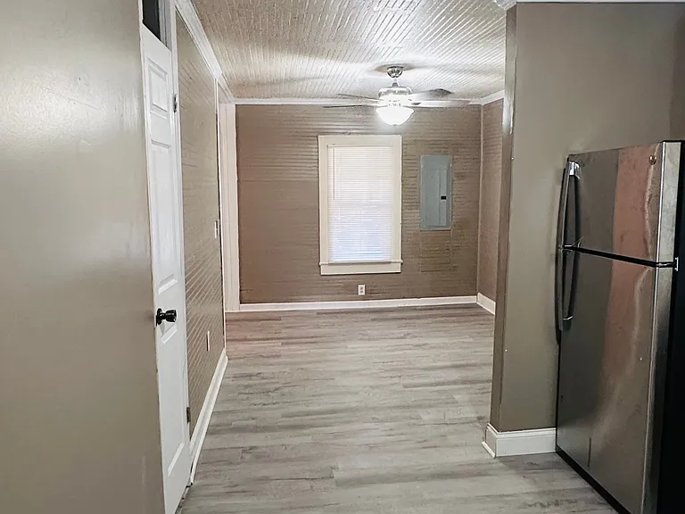 113 Railroad Ave — Photo 11