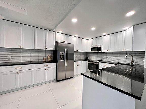 2nd image of 102 Greenbrier C