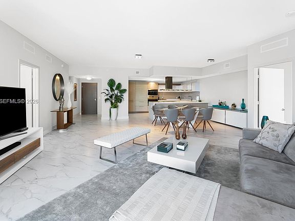 5th image of 17111 Biscayne Blvd #307